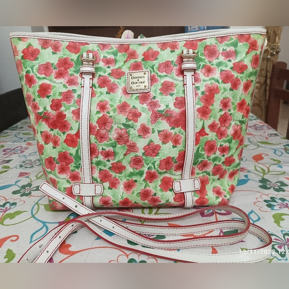Dooney & Bourke Handbags - Authentic Dooney and Bourke Large Petunia Tote